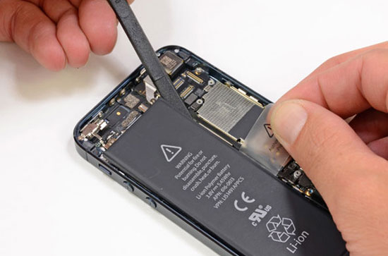 Если iPhone 5 не заряжается - как узнать причину проблемы