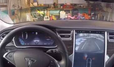 Как выглядит на деле опция автопарковки Tesla Model S [видео]