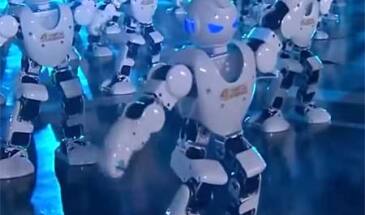 Весенний танец 540 роботов: Новый год с китайским размахом [видео]