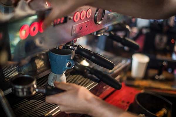Как определить качество кофе по внешнему виду кофемашины - советует эксперт - #coffee - холодный эспрессо