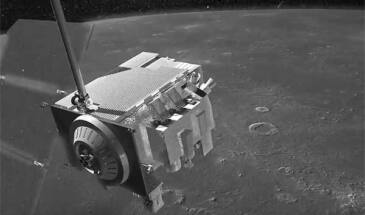 Специалисты NASA нашли два спутника, потерявшихся на орбите Луны [видео]