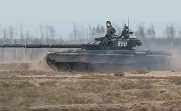 Подразделения 1-й ТА ЗВО получили новую партию Т-72Б3 [видео]