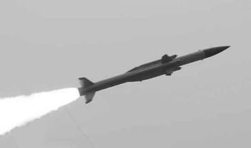 ВС Индии успешно испытали новую всепогодную зенитную ракету [фото]