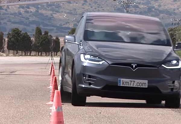 Лосиный тест в исполнении Tesla Model X: как это было [видео]