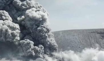 Кратер извергающегося вулкана Симмоэ: съемка с дрона [архивъ]