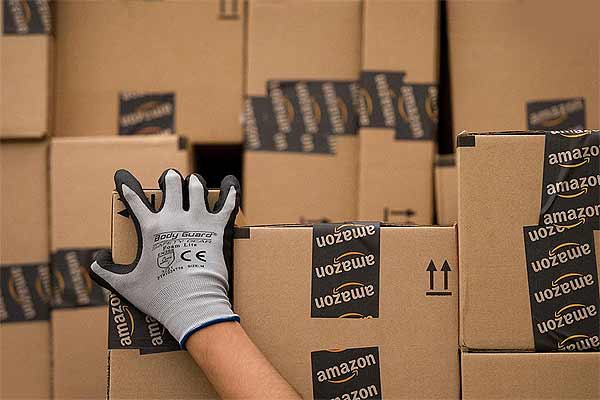 Дональд Трамп продолжает "удешевлять" акции Amazon - #Trump