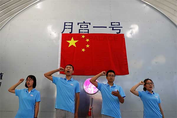 370 дней: теперь китайцы "пробыли на Луне" дольше всех [видео]