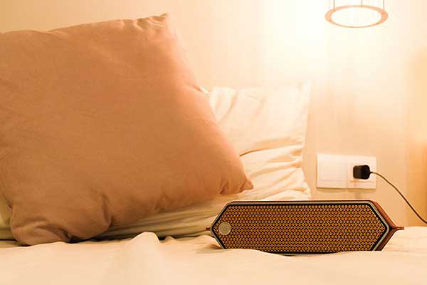Запах, звук и теплое прикосновение: как нормально выспаться?