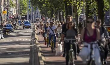 Нидерланды: больше никаких смартфонов за рулем …велосипеда!
