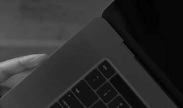Щелкают динамики у нового «музыкального» MacBook Pro?