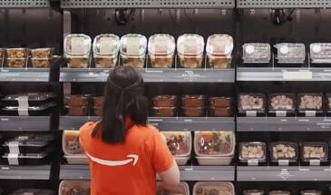 Amazon испытывает технологию оплаты покупок простым жестом руки