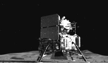 Спускаемый аппарат «Чанъэ-5» начал сбор лунного грунта [видео]