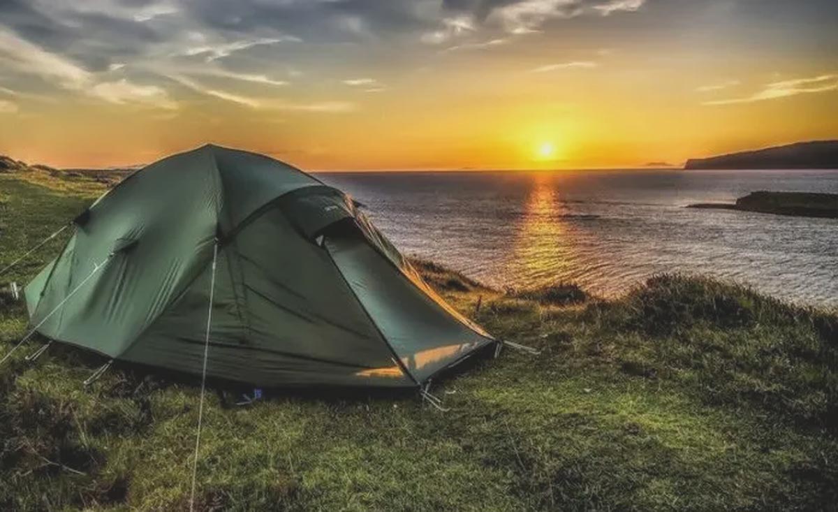 Важный атрибут туриста - палатка туристическая. Как купить палатку?
