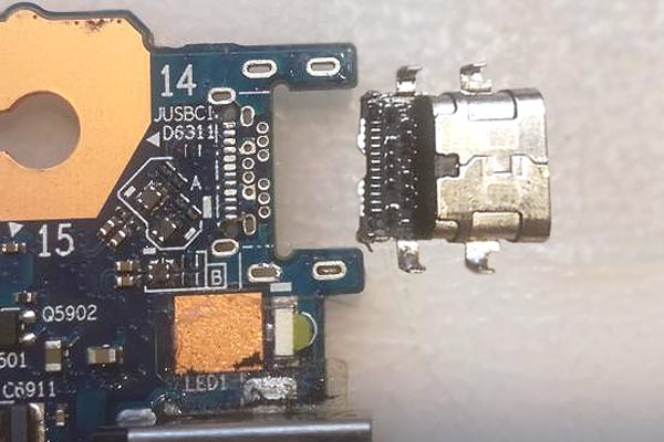 Lenovo ThinkPad E15 не запускается и не заряжается: ремонт USB-C