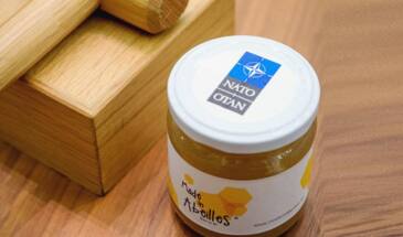 Штаб-квартира NATO наращивает выпуск мёда и численность пчёл