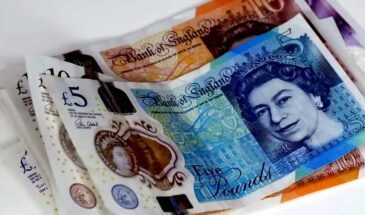 Британцы стали чаще платить наличкой — в целях экономии
