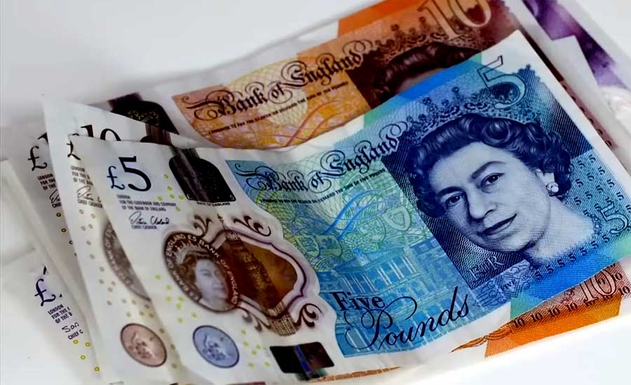 Британцы стали чаще платить наличкой - в целях экономии