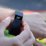 Как синхронизировать спортивный браслет Fitbit Force с Android-устройствами