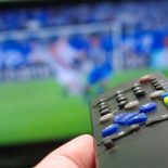 Как посмотреть футбол на большом экране качественно и недорого?